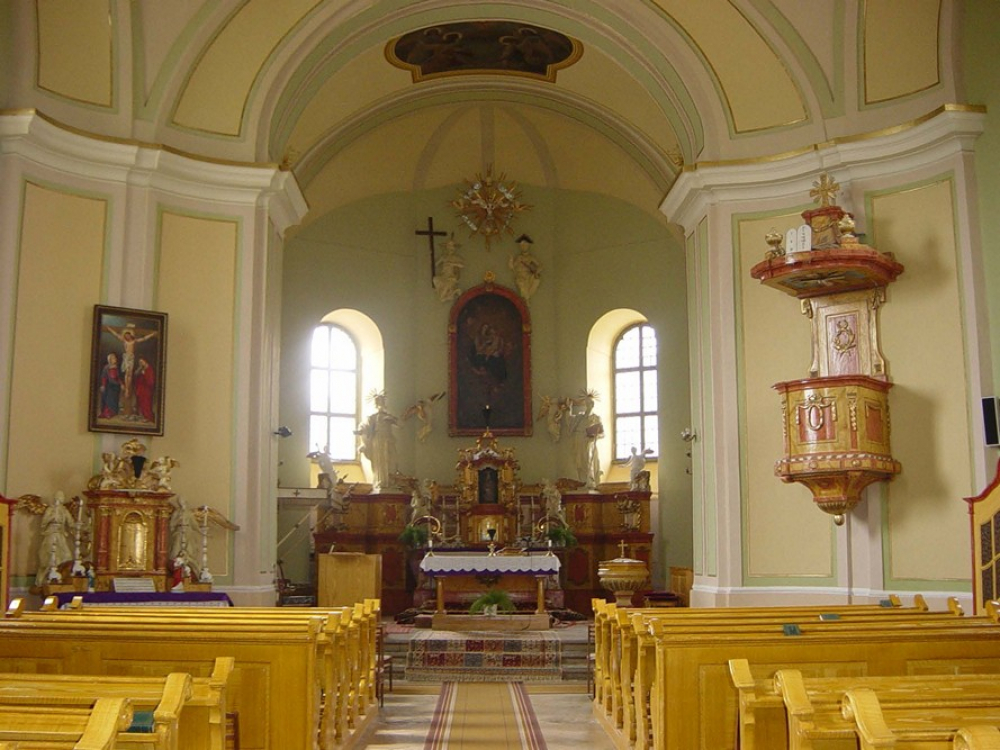 333_Somberek_templom_belso