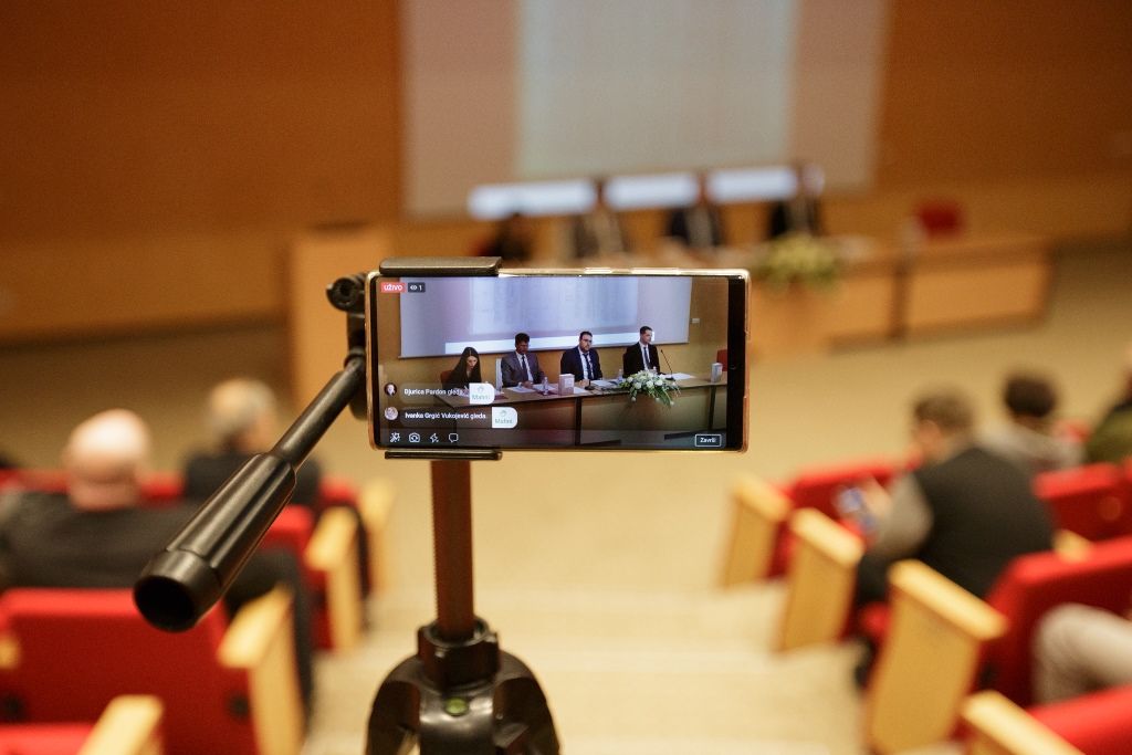 3444_15663_zoomed_esz-k2