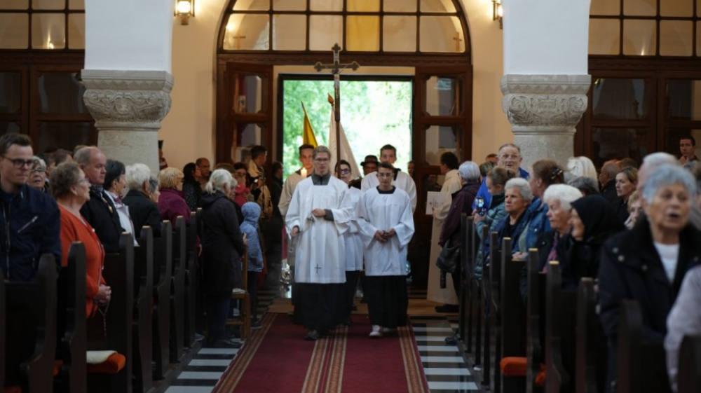 415_415_Bata-2022-163