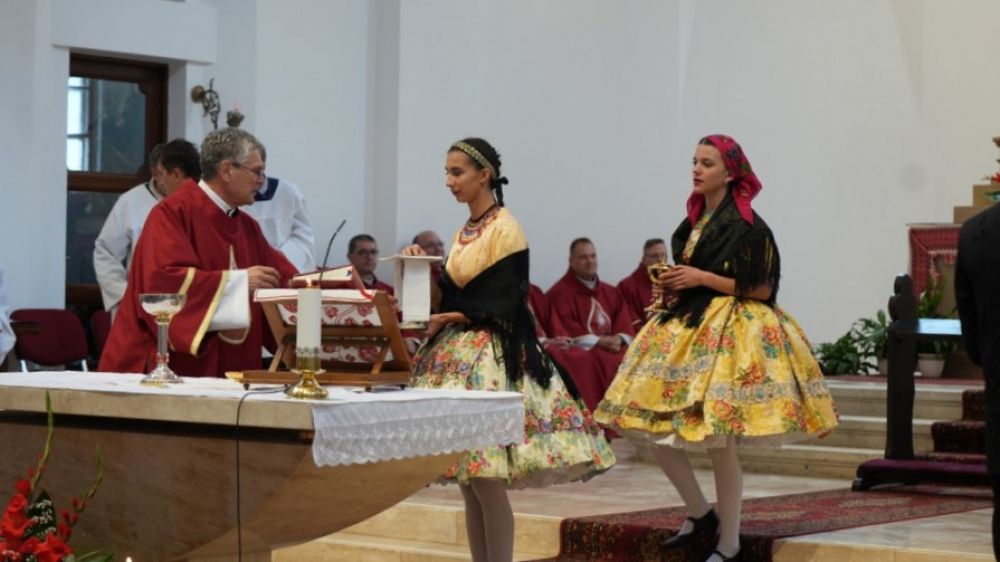 415_415_Bata-2022-225