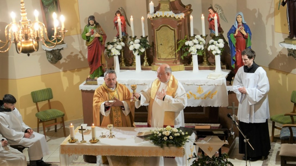 486_Udvar-templomfelujitas-27