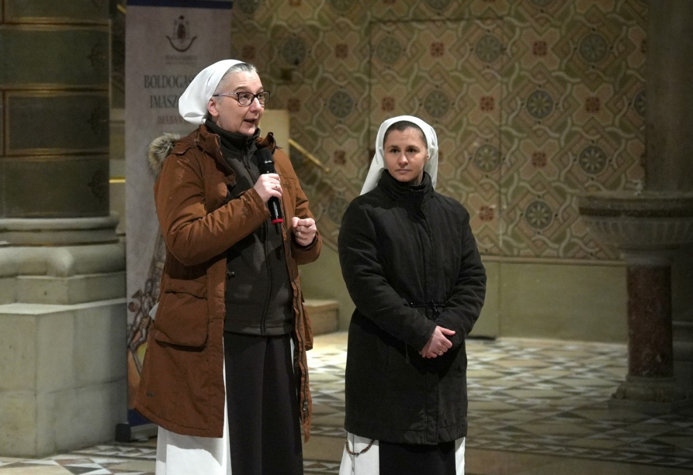 540_Megszentelt-elet-05