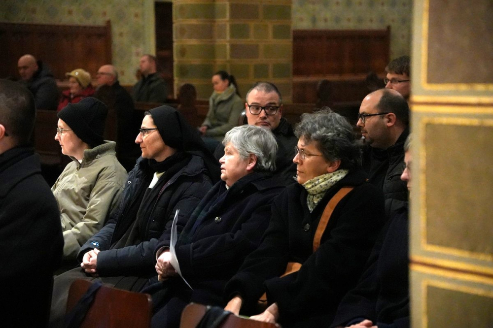 540_Megszentelt-elet-06