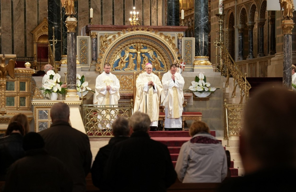 588_Elhunyt-puspokok-2023-01