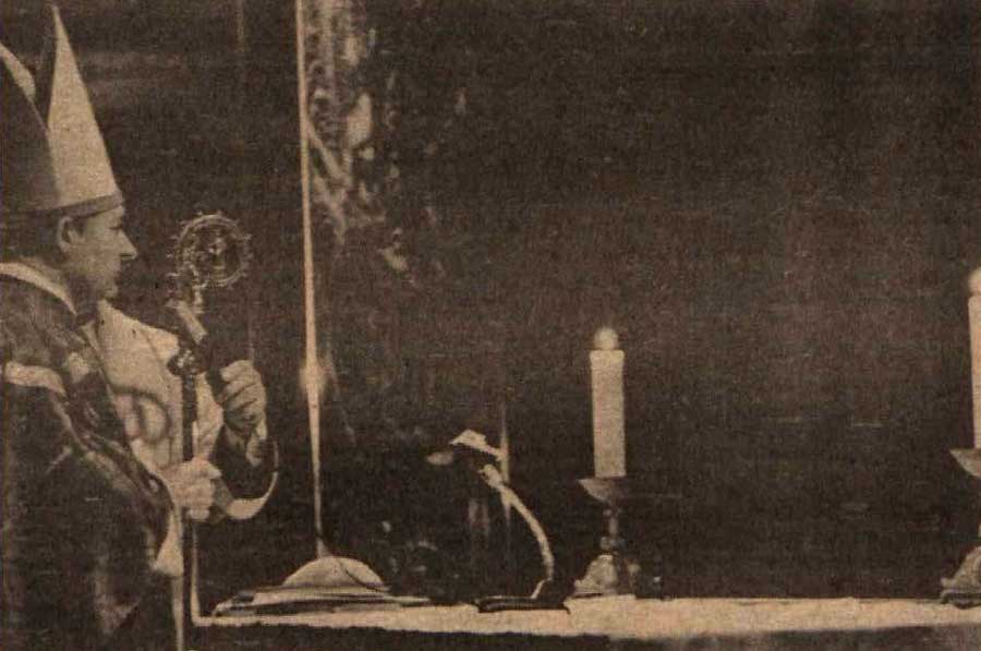 Az-elso-puspoki-szentmise-Pecsett_1989_februar_19_Dunantuli-Naplo