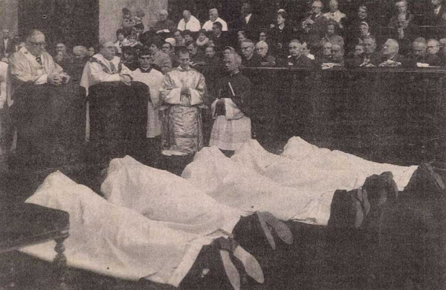 Puspokszenteles_Esztergom_1989_UE