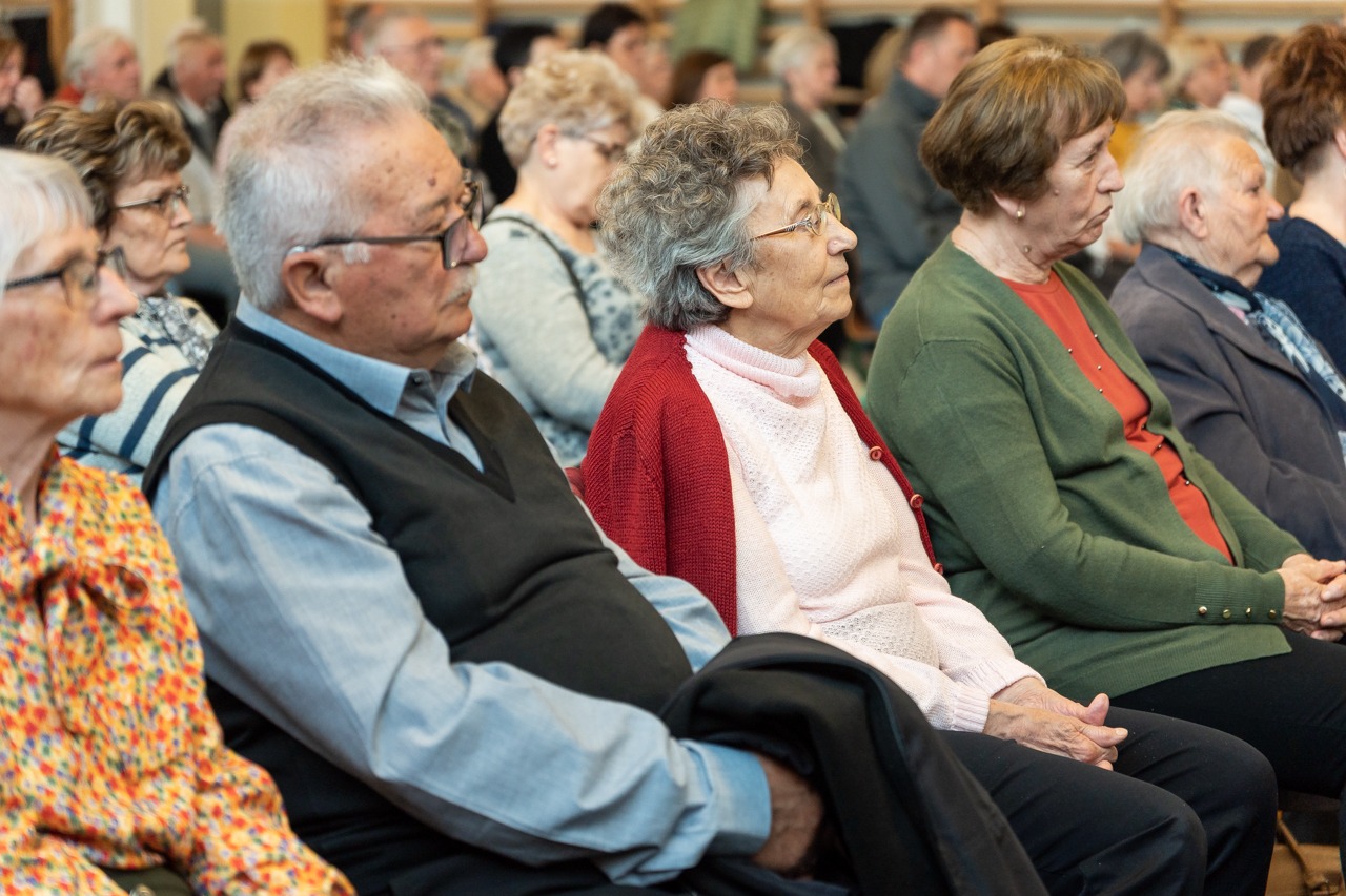 imgi_73_2024_04_21_lelki_delutan_paks_44