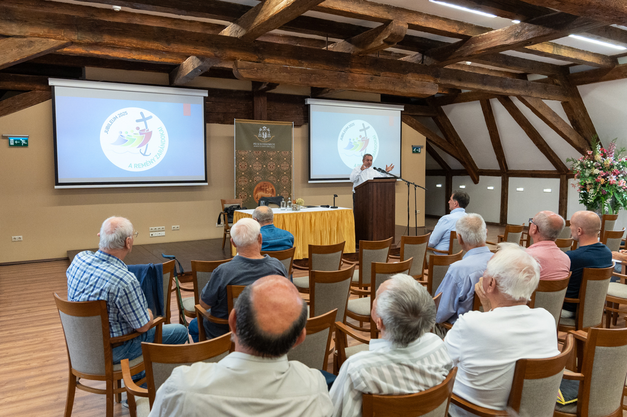 2025_09_19_ferfitalalkozo_pecs_30