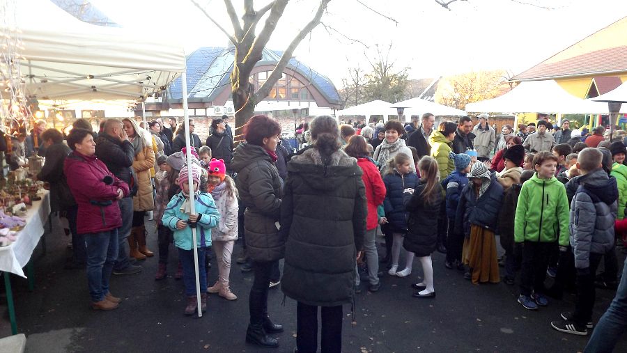 2124_10439_zoomed_boldogg_advent3