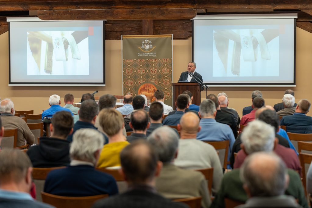 2025_11_14_ferfitalalkozo_42