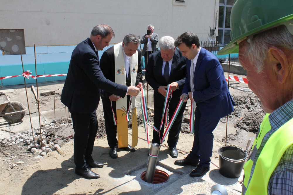 Paks-alapkoletetel-180