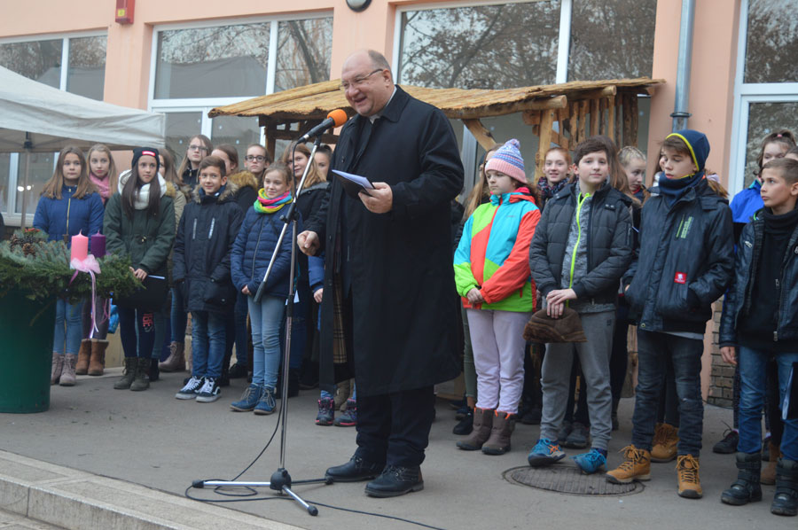 adventi-udvar-mohacson_02