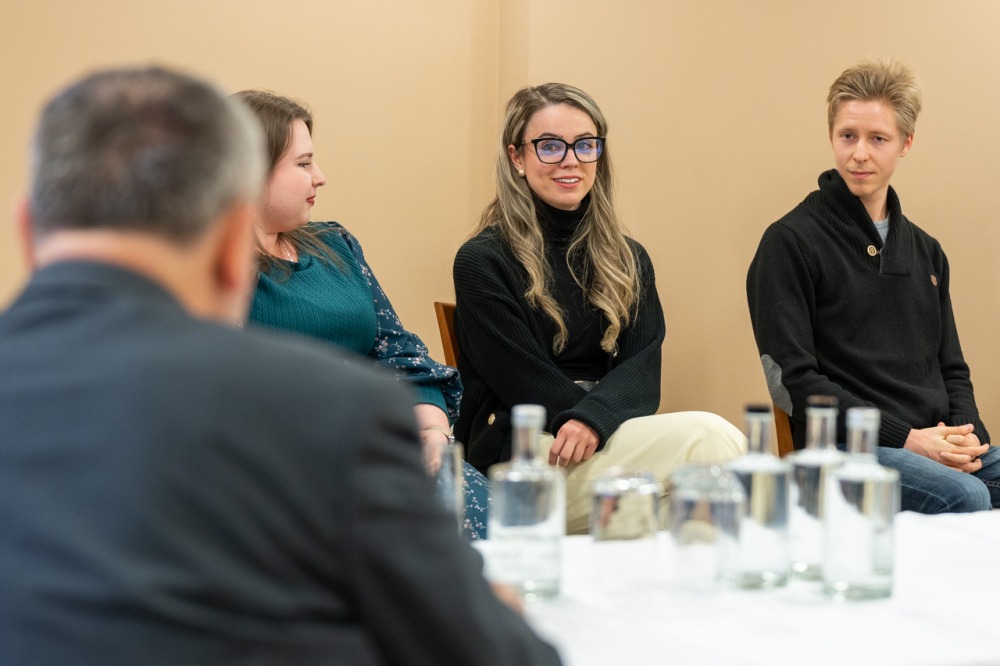 imgi_3_980_2025_11_13_fiatal_felnott_forum_13